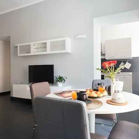 Fiori Scarlatti Apartment Naples